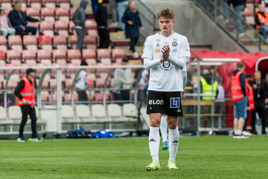 Örebros Erik McCue deppar