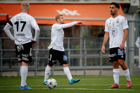Örebros Karl Holmberg, Erik Andersson och Lucas Shlimon