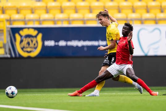 Elfsborgs Adam Wetterlov och Kalmars Gibril Sosseh