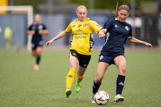 Elfsborgs Stina Grimmergård och Utsiktens Sofia Cambon