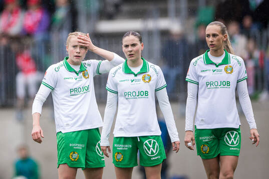 Hammarbys Julie Blakstad, Smilla Vallotto och Ellen
