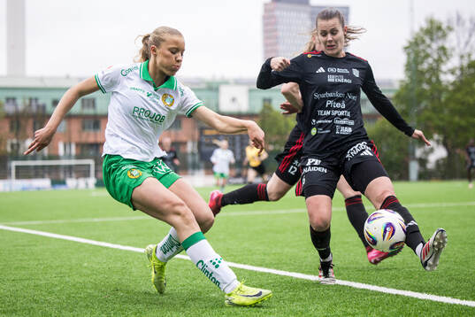 Hammarbys Smilla Holmberg och Piteås Maja Green