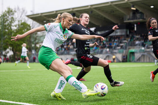 Hammarbys Smilla Holmberg och Piteås Maja Green
