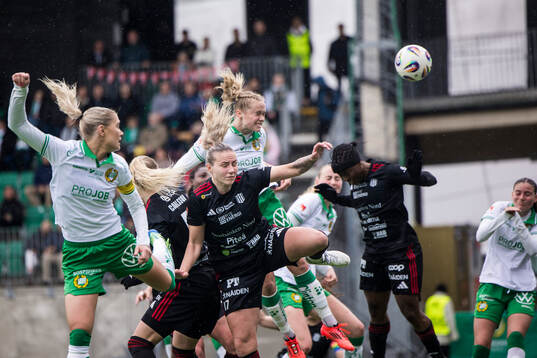 Hammarbys Julie Blakstad gör 1-0