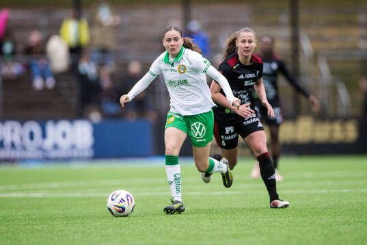 Hammarbys Smilla Vallotto och Piteås Olivia Holm