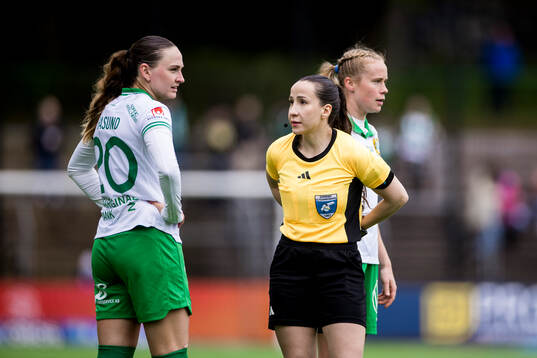 Hammarbys Vilde Hasund och Domare Selma Griberg