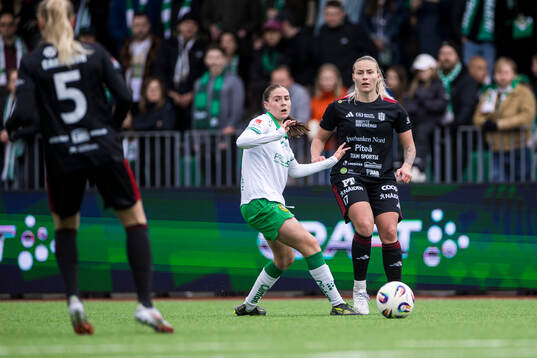 Piteås Selina Henriksson och Hammarbys Smilla Vallotto