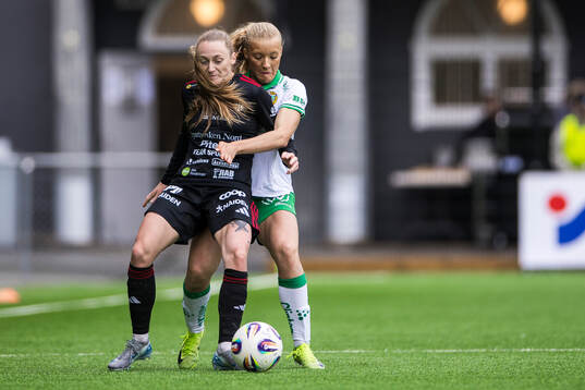Piteås Asla Johannesen och Hammarbys Smilla Holmberg