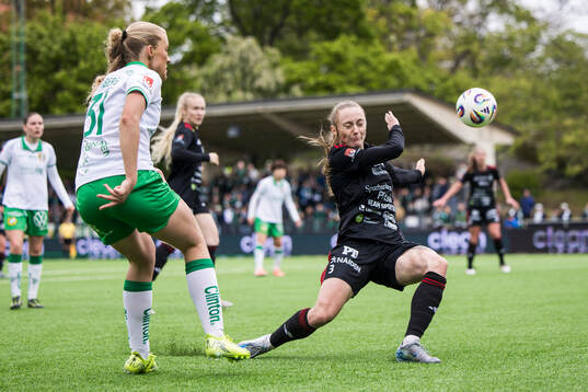 Hammarbys Smilla Holmberg och Piteås Asla Johannesen