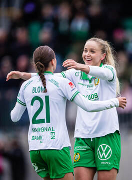 Hammarbys Vera Blom och Anna Jøsendal jublar
