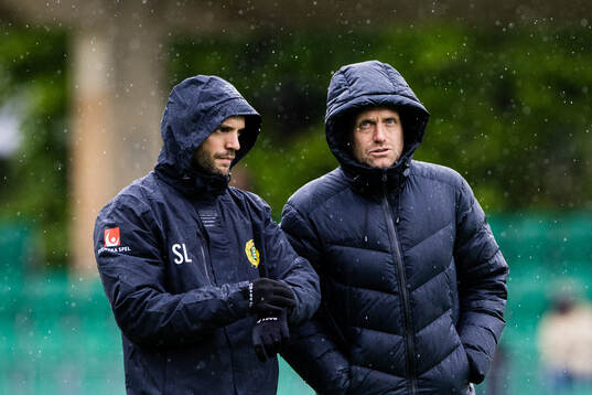 Hammarbys fystränare Sebastian Larsson och tränare Martin