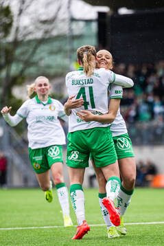 Hammarbys Julie Blakstad jublar med Smilla Holmberg