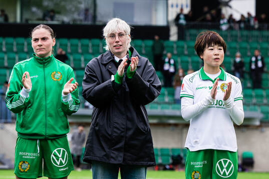Hammarbys Smilla Vallotto, målvakt Moa Edrud och Asato