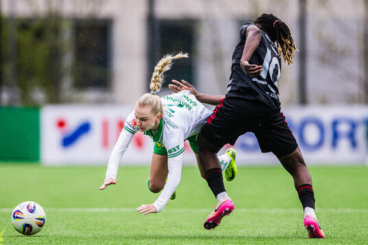 Hammarbys Emilie Joramo och Piteås Anam Imo