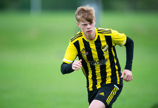 IFK Hässleholms Liam Efverman i matchen i P19 division 1