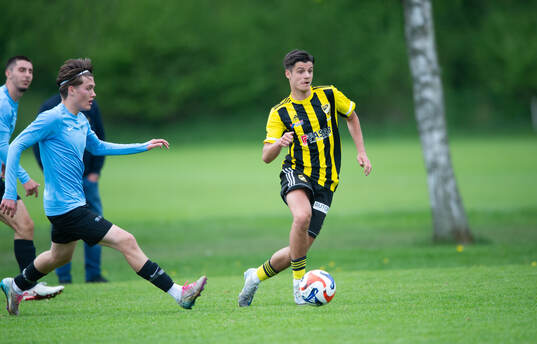 IFK Hässleholms Leon Shala i matchen i P19 division 1