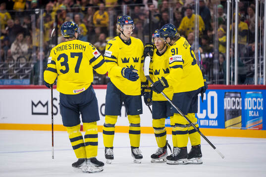Isac Lundeström, Simon Edvinsson, Lucas Raymond and Leo