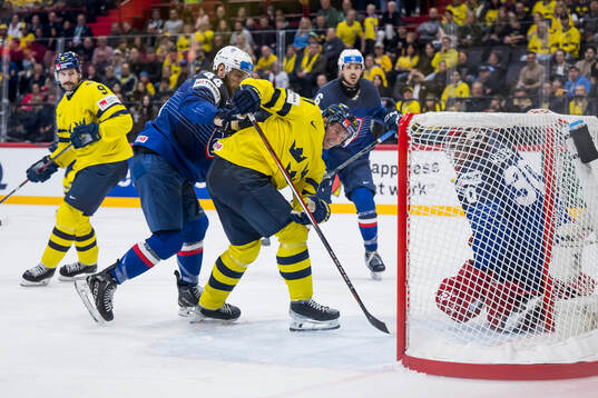 Isac Lundeström of Sweden scores the 0-4 goal
