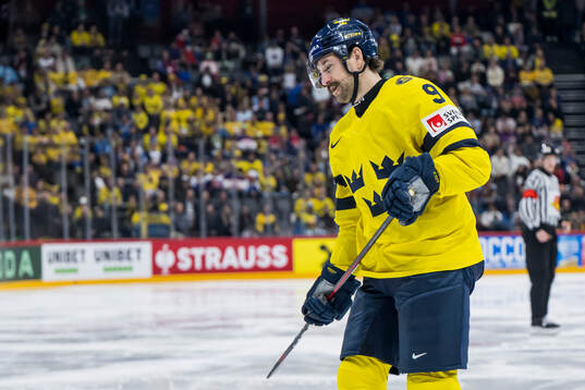 Filip Forsberg of Sweden looks dejected