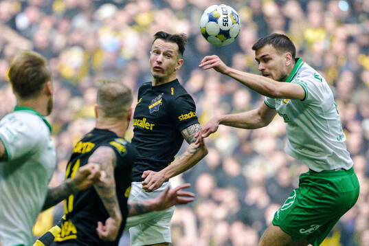 AIKs Bersant Celina och Hammarbys Pavle Vagic