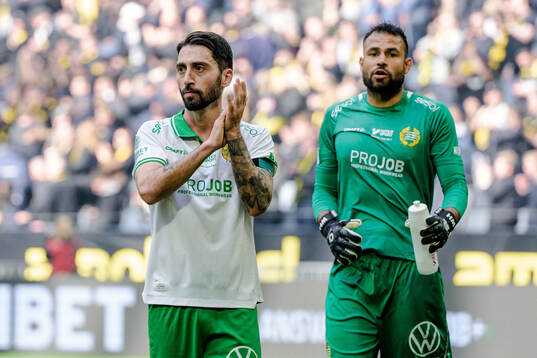 Hammarbys Nahir Besara och målvakt Warner Hahn