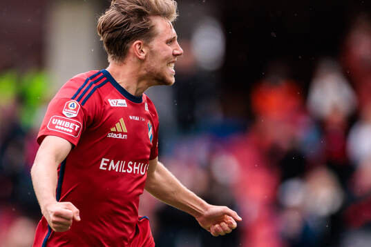 Östers Noah Söderberg jublar