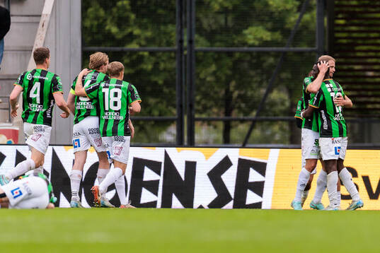 GAIS Gustav Lundgren och Ibrahim Diabate  jublar
