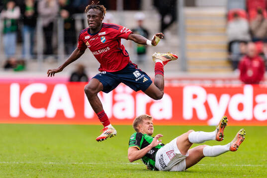 Östers Youssoupha Sanyang och GAIS Kevin Holmén