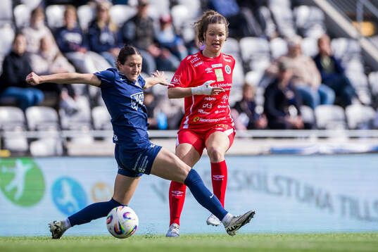 Eskilstuna Uniteds Anna Sutter och KIF Örebros Julia