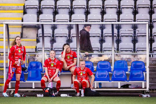 KIF Örebros Julia Walentowicz och Cajsa Rubensson deppar