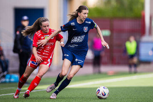KIF Örebros Ella Frost och Eskilstuna Uniteds Wilma Öhman