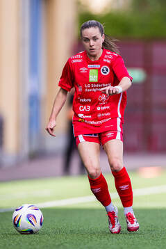 KIF Örebros Ella Frost