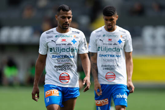 Värnamos Wenderson Oliveira do Nascimento och Luke Le Roux