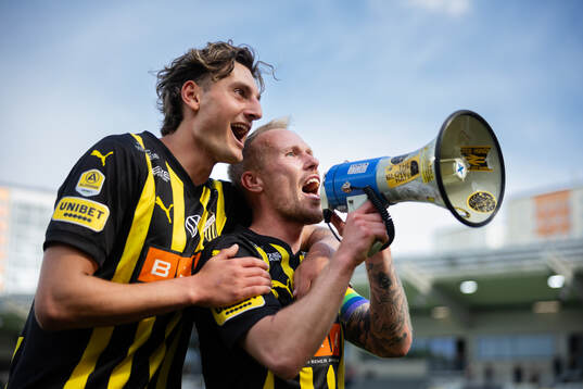 Häckens Silas Andersen och Mikkel Rygaard Jensen jublar