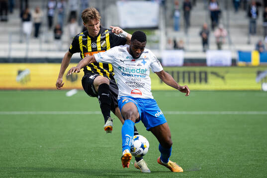 Häckens Samuel Leach Holm och Värnamos Johnbosco Samuel