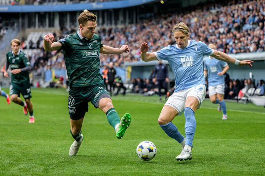 Halmstads Villiam Granath och Malmö FFs Jens Stryger Larsen