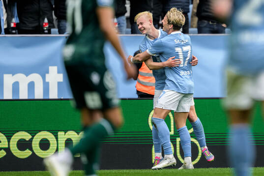 Malmö FFs Otto Rosengren och Jens Stryger Larsen jublar