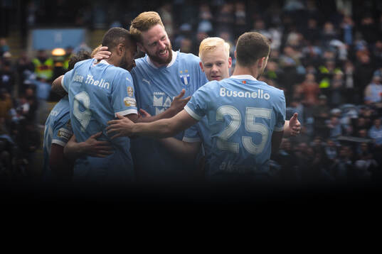 Malmö FFs Isaac Kiese Thelin och Pontus Jansson jublar