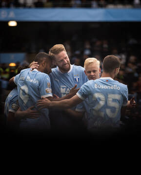 Malmö FFs Isaac Kiese Thelin jublar ihop med Pontus