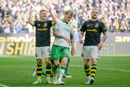 AIKs Jere Uronen och John Guidetti och Hammarbys Victor
