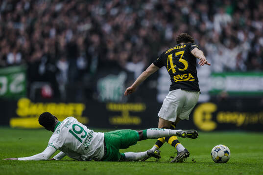 Hammarbys Shaquille Pinas och AIKs Victor Goncalves