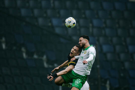 AIKs Filip Benkovic och Hammarbys Abdelrahman Boudah Saidi