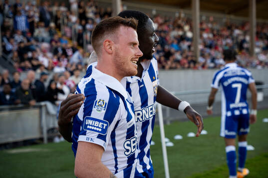 IFK Göteborgs Tobias Heintz gör 0-3 målet och jublar med