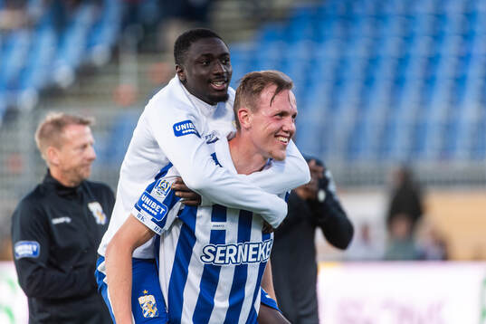 IFK Göteborgs Imam Jagne och Adam Carlén jublar