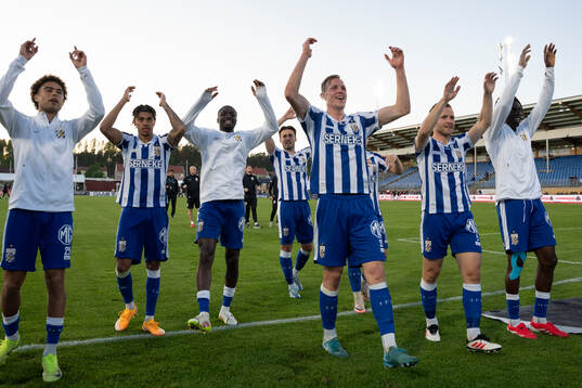 IFK Göteborgs Adam Carlén jublar