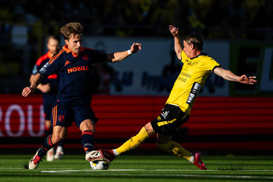 Djurgårdens Daniel Stensson och Elfsborgs Simon Hedlund