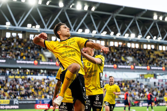Elfsborgs Besfort Zeneli jublar