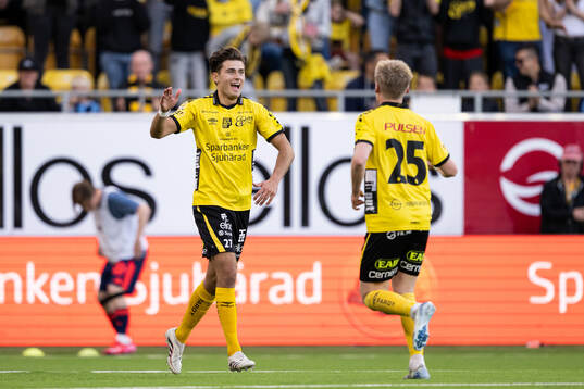 Elfsborgs Besfort Zeneli jublar