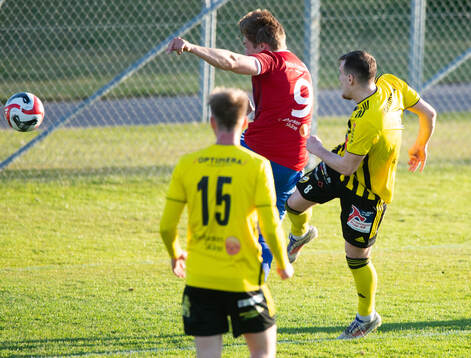 IFK Hässleholms Erjon Rama skjuter 2-0 i matchen i DM