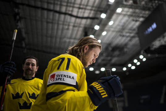 Filip Forsberg and William Karlsson of Sweden at the